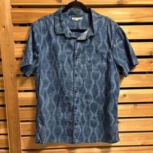 Threads 4 Thought Indigo Blue White Wave Pattern 100% Organic Cotton Shirt